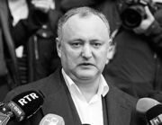 ЦИК Молдавии: Додон уверенно побеждает на выборах президента