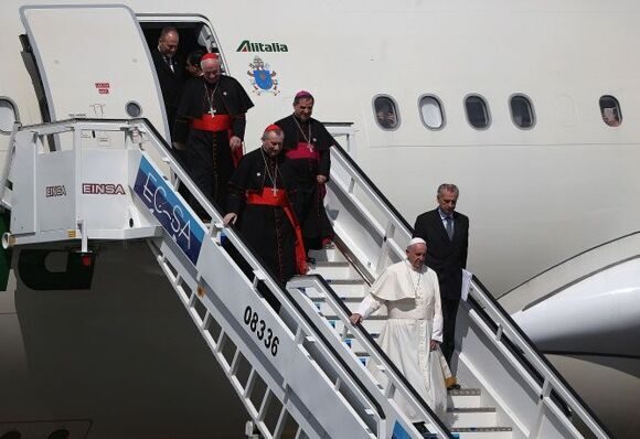 Папа римский Франциск прибывает в Международный аэропорт Гаваны имени Хосе Марти