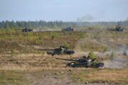 В настоящее время в странах Балтии и Польши осуществляется развертывание четырех‭ ‬многонациональных боевых групп,‭ ‬в которые входят‭ ‬17‭ (!)‬ стран НАТО‭