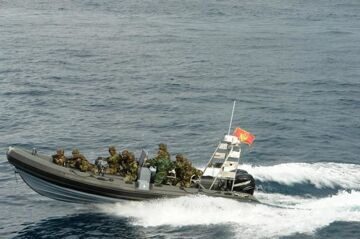 39053-Montenegrian_Military_inflatable_boat