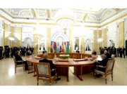 В Константиновском дворце состоялась неформальная встреча лидеров стран СНГ.