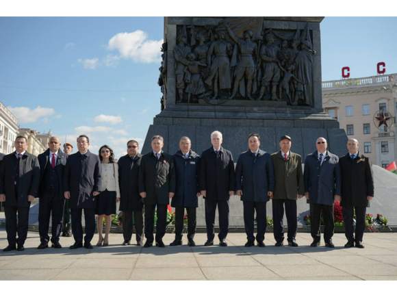 Грызлов Монумент Победы 8