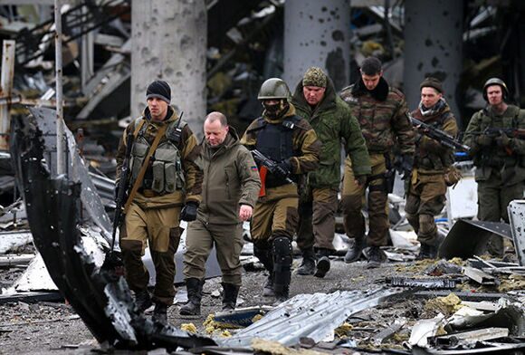 Гиви (третий справа) принимал участие в боях за Славянск, Иловайск, аэропорт Донецка