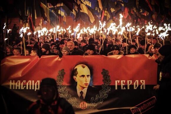 08 Тьму на Украине рассеивают лишь факела колонн штурмовиков-бандеровцев