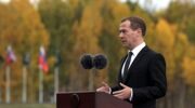 Медведев готов упростить процедуру получения российского гражданства