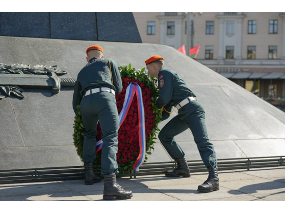 Грызлов Монумент Победы 5