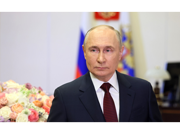 Владимир Путин поздравил российских женщин с Международным женским днём