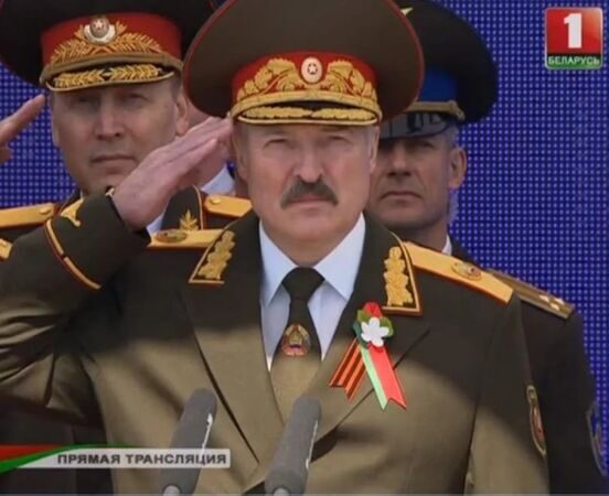 Лукашенко с георгиевской лентой