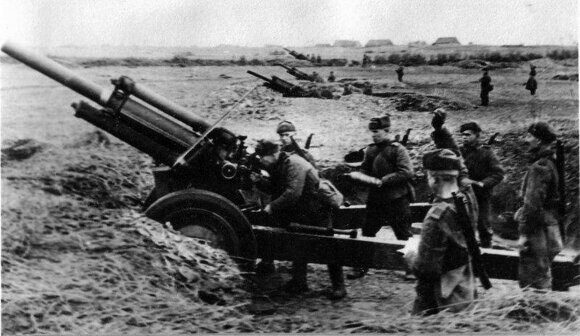 Советская артиллерия под Белином