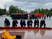 Российские и белорусские хоккеисты возложили цветы к Вечному огню в Минске