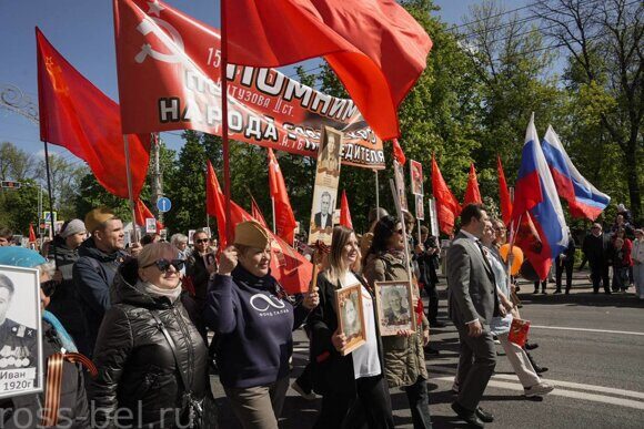 Бессмертный полк в Гомеле 9 мая 2025 года (2)