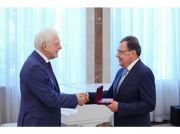 Борис Грызлов вручил Генеральному консулу России в Бресте Олегу Мурашеву орден Дружбы