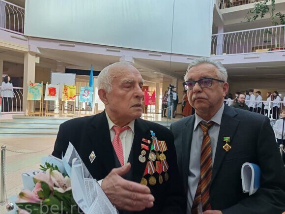Фото 6, Олег Валентинович Ананьев  и малолетний узник Николай Павлович Межохин